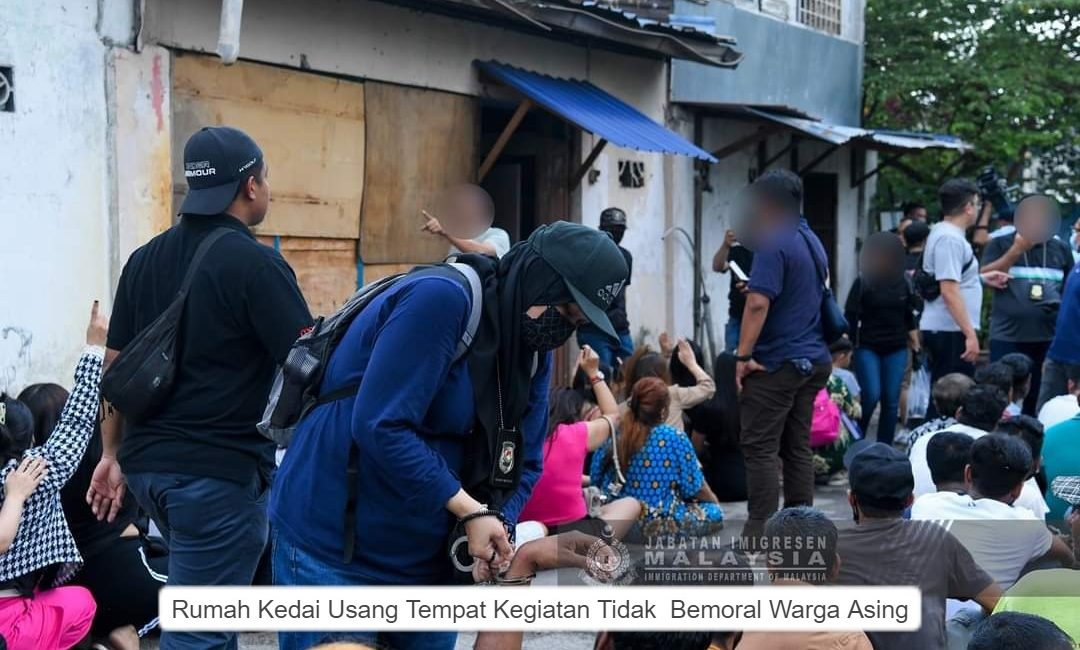 Rumah Kedai Usang Tempat Kegiatan Tidak Bemoral Warga Asing - Imigresen