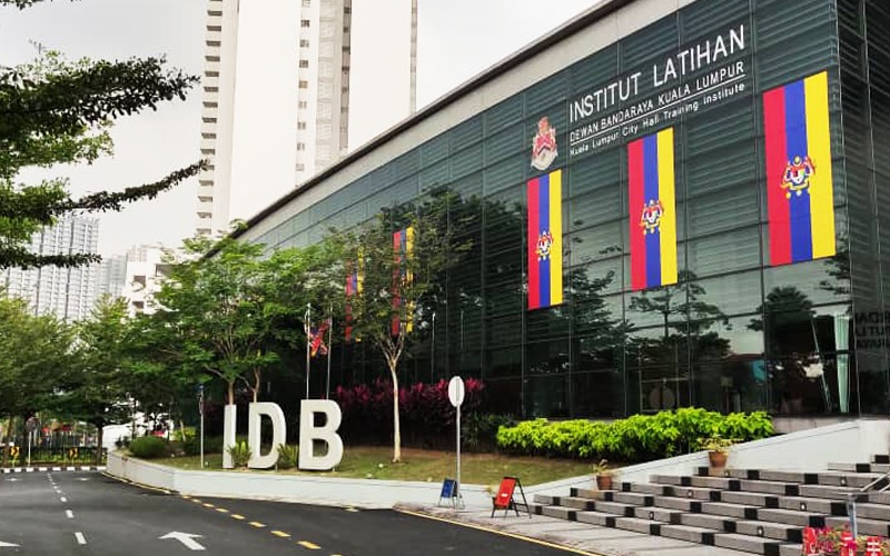 Operasi Bersepadu Roboh Struktur Haram Di Atas Rezab Jalan Awam.