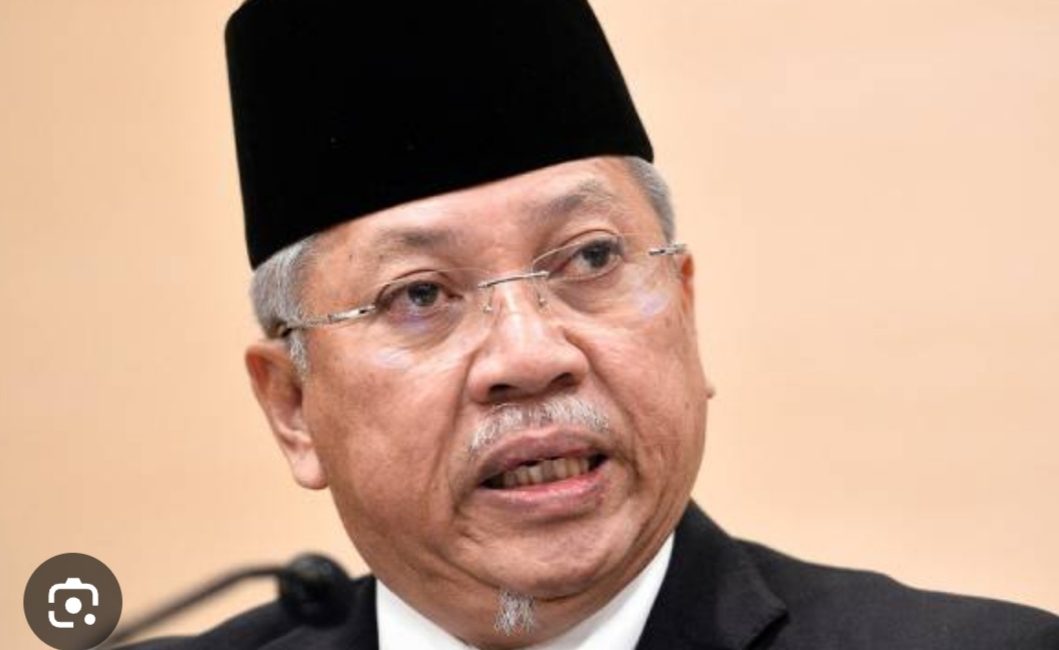 Singa DAP Akan Jadi Kucing Hutan Jika Terus Bersikap Sombong - Annuar Musa